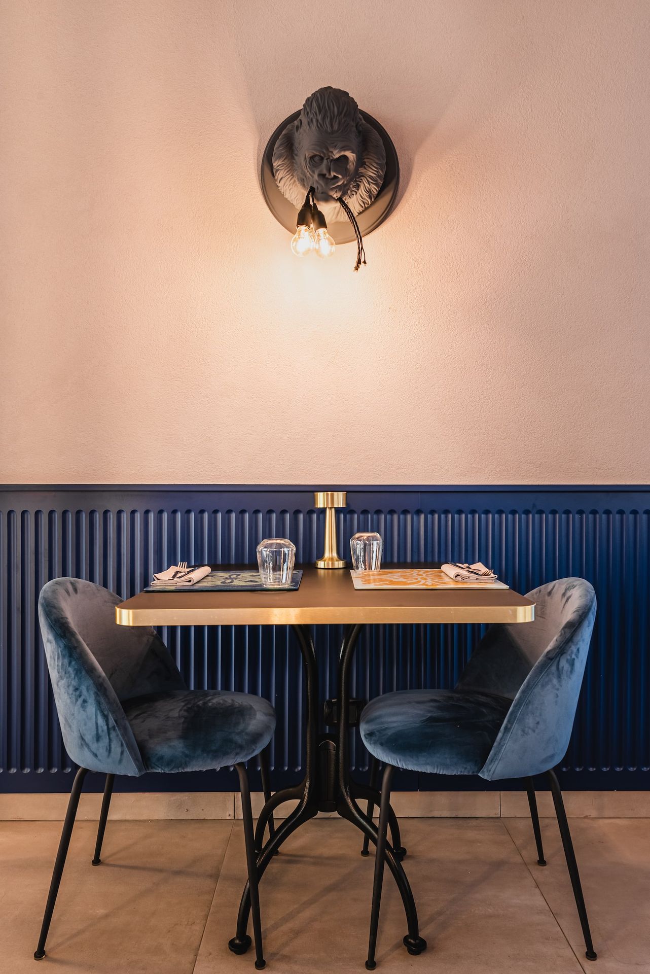 Ugorilla wall light-Curarto designer lighting