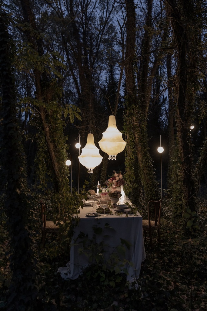 Curarto LADY D Outdoor Pendant Light on the outdoor dining table