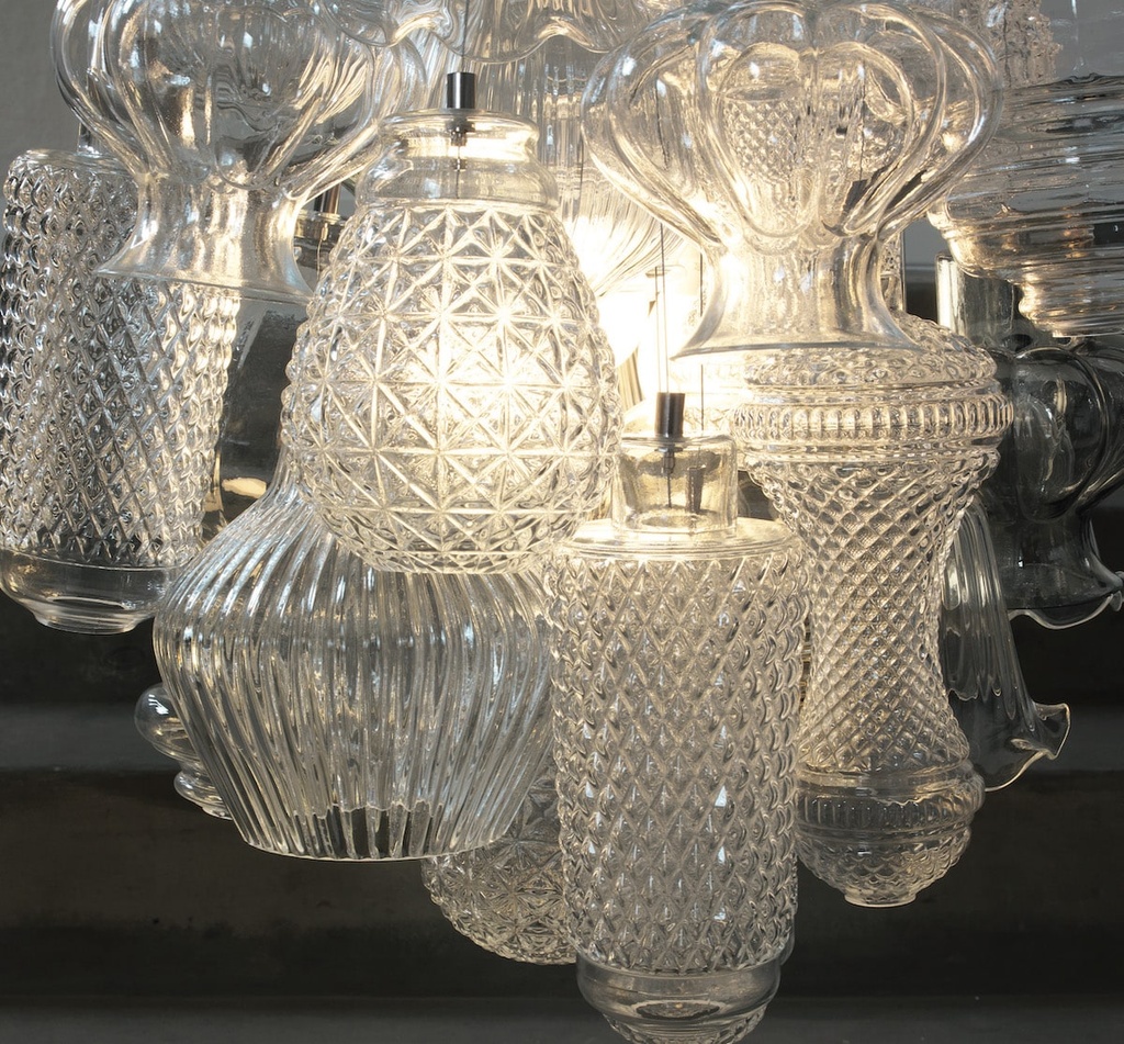 Curarto CERAUNAVOLTA Pendant Light in the hallway