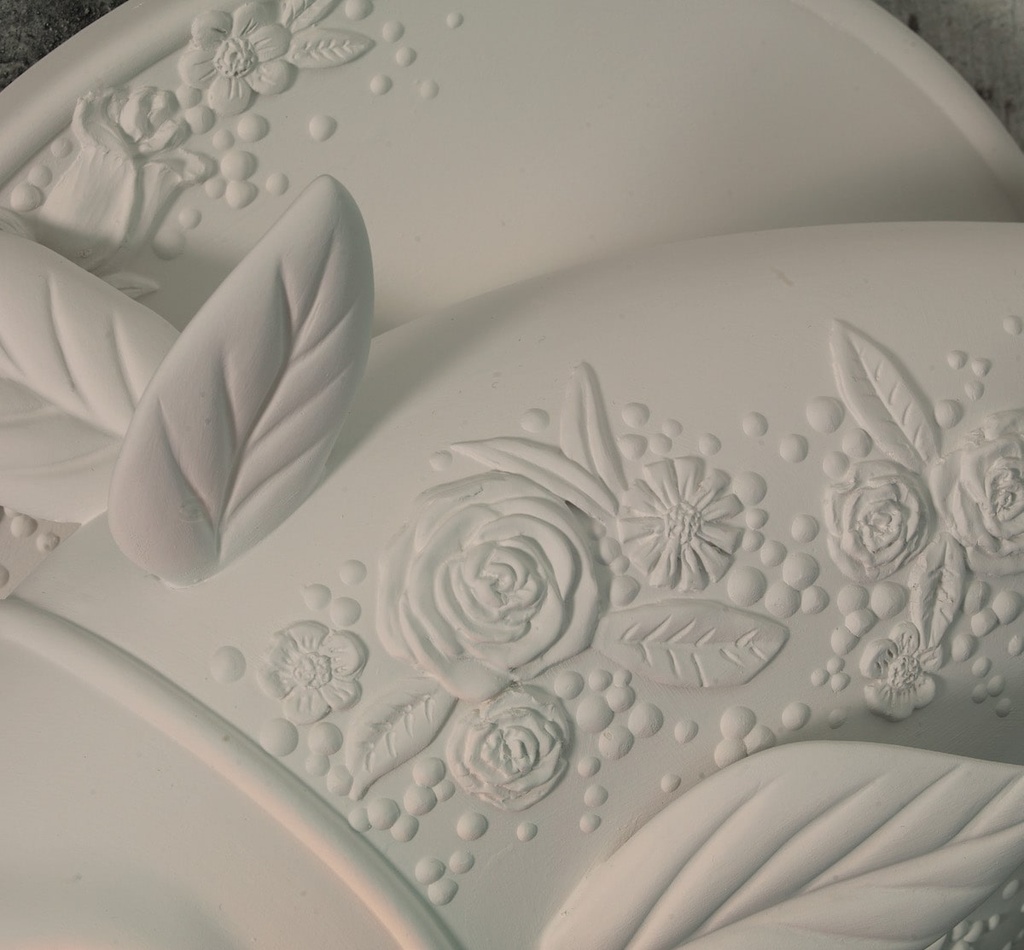 Curarto APRILE Wall Light with embossed floral